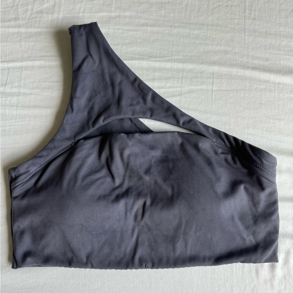 Alphalete Alphalux Asymmetrical Bra - Misty Lilac - S no tags but never used